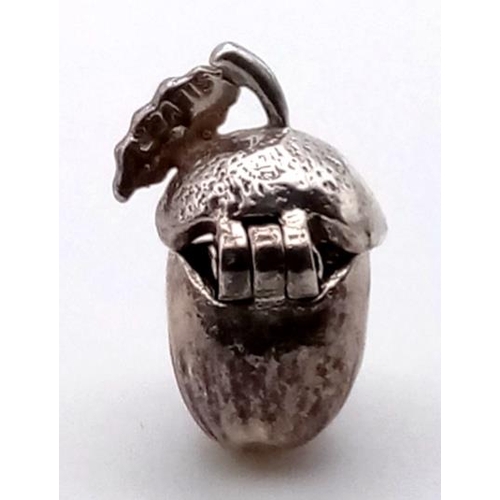 722 - STERLING SILVER ACORN CHARM WHICH OPENS 3.2G