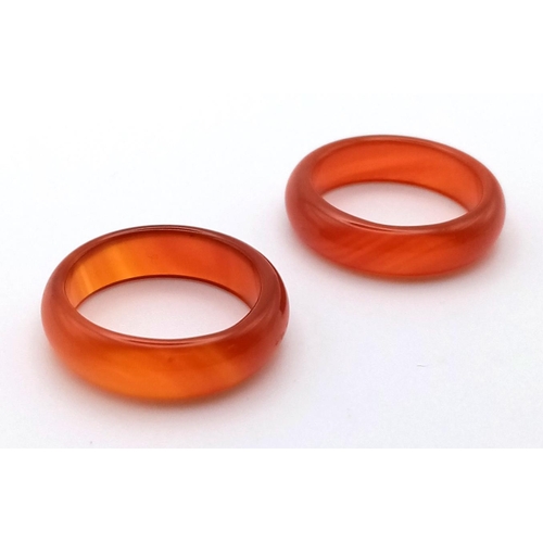 997 - A Pair of Agate Wedding Band Rings. Both size M.