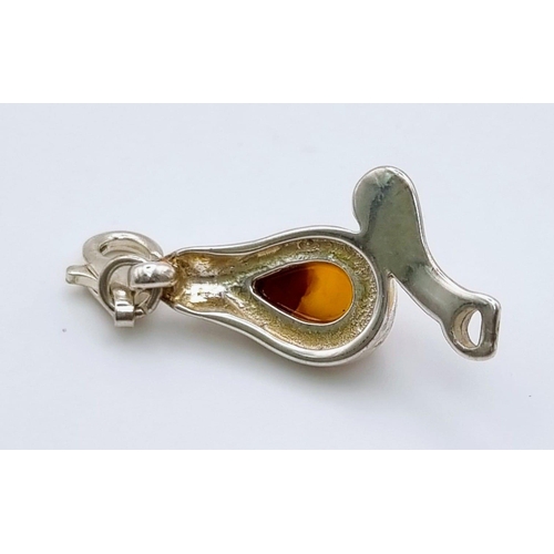 702 - STERLING SILVER AMBER SET PENDANT 3.5G