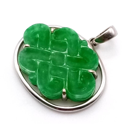 715 - STERLING SILVER JADE SET PENDANT 2.3G