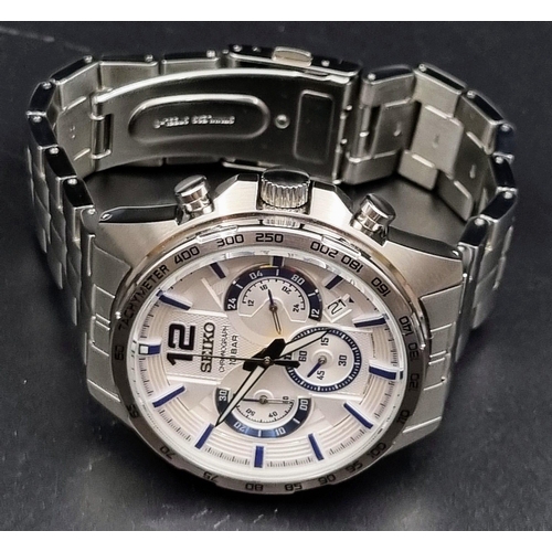 252 - Seiko stainless steel solar powered chronograph gents wristwatch in box in brand new condition. 45mm... 