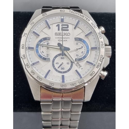 252 - Seiko stainless steel solar powered chronograph gents wristwatch in box in brand new condition. 45mm... 