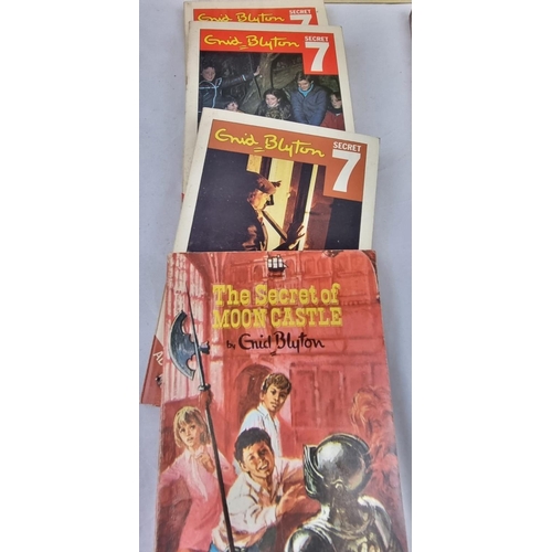 545 - A Wonderful Collection of Enid Blyton, Nancy Drew and Carolyn Keene Children's Books. Includes the c... 