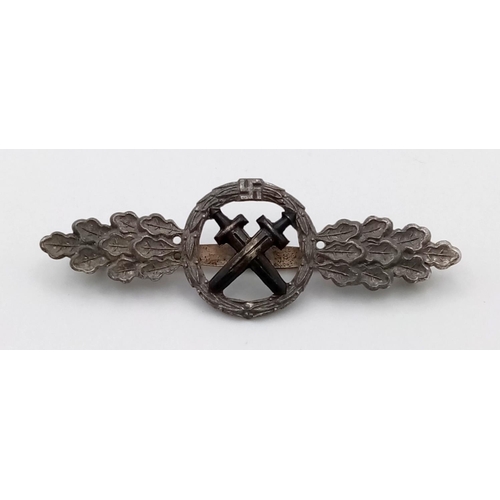 48 - WW2 Luftwaffe Silver Grade Air to ground support Sqn flyers clasp. Maker marked: G.H Osang Dresden.
... 