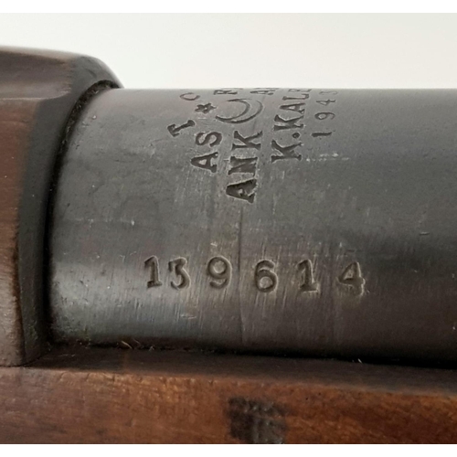 92 - A 1943 Turkish Model 1889 Mauser Bolt Action Service Rifle. Turkish marked. Very good barrel - nice ... 