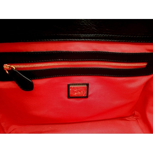 141 - A CHRISTIAN LOUBOUTIN bag. Appr. dimensions: 31 x 12 x 27 cm. Ref: 9325