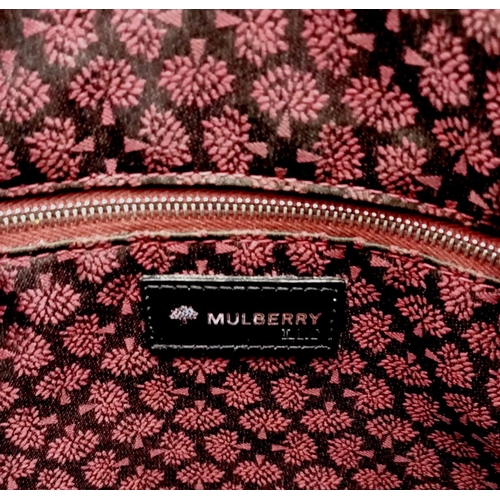 428 - A MULBERRY handbag. Appr. dimensions: 30 x 8 x 26 cm. Ref: 9338