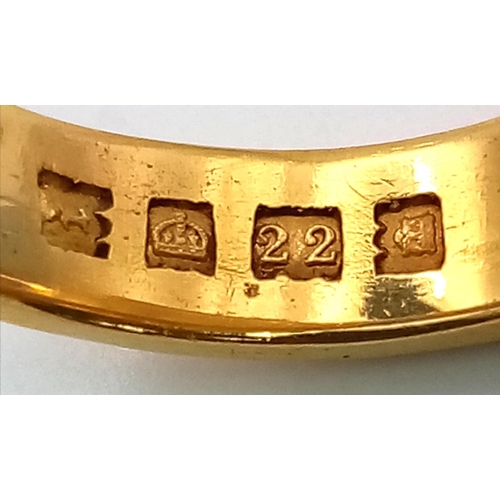 58 - A Very Heavy Vintage 22K Sphinx Signet Ring. Size Q.
45.85g.