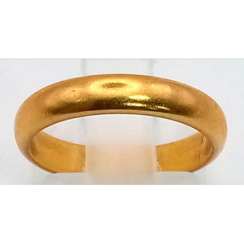 612 - A Vintage 22K Yellow Gold Band Ring. Size J. 4.52g.