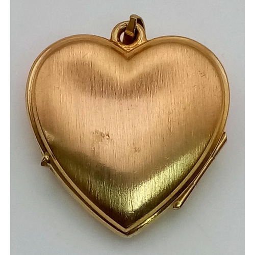 613 - A 9K Yellow Gold Heart Locket Pendant. 25 x 25mm.
3.36g