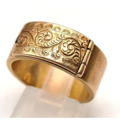 164 - A Vintage 18K Yellow Gold Band Ring - With a secret decorative compartment with the word Forever. Si... 