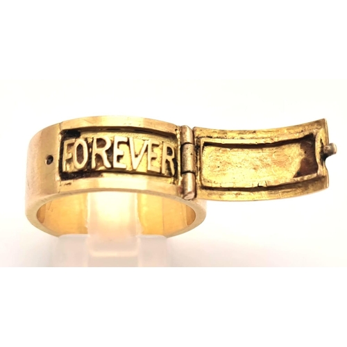 164 - A Vintage 18K Yellow Gold Band Ring - With a secret decorative compartment with the word Forever. Si... 