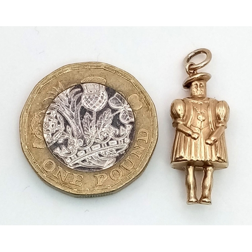 551 - 9K YELLOW GOLD BEEFEATER CHARM 1G