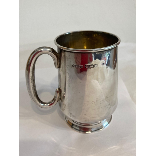 132 - Antique SILVER christening Mug with clear hallmark for Mark Willis and son Sheffield 1912.
67 grams.