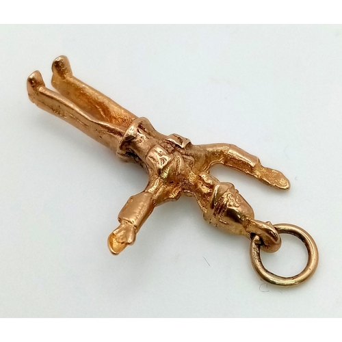 550 - 9K YELLOW GOLD POLICEMAN CHARM 3.6G