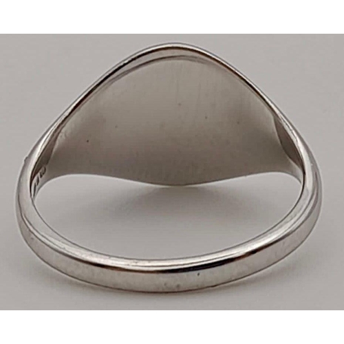 310 - 9K WHITE GOLD OVAL SIGNET RING 3G