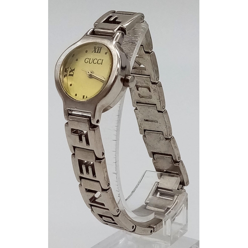 475 - GUCCI STYLE BRACELET WATCH FULLY WORKING