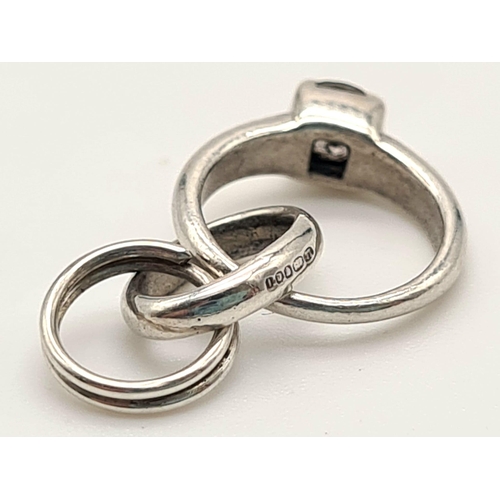 557 - LINKS OF LONDON STERLING SILVER RING CHARM WITH SPLIT RING 1.4G