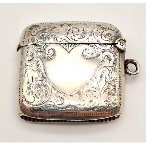 499 - Silver vesta case hallmarked to Birmingham 1902. makers mark of Joseph Gloster. weighs 19.30g