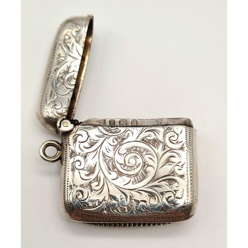 499 - Silver vesta case hallmarked to Birmingham 1902. makers mark of Joseph Gloster. weighs 19.30g