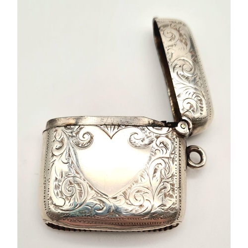 499 - Silver vesta case hallmarked to Birmingham 1902. makers mark of Joseph Gloster. weighs 19.30g