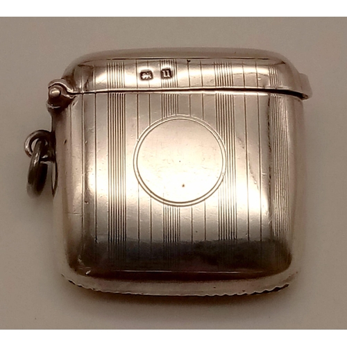 294 - An Antique Silver Vesta Case. Hallmarks for Birmingham.
4 x 4cm.