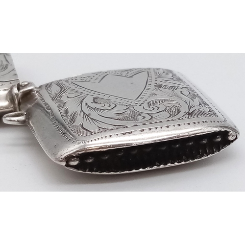 304 - An Antique Silver Vesta Case. Hallmarks for Birmingham.
3.5 x 4.5cm.