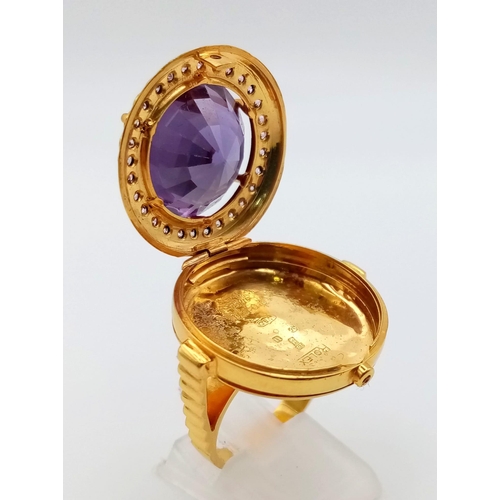 210 - A Fascinating 18K Yellow Gold Watch Compartment Alexandrite and Diamond Ring. A watch case converted... 