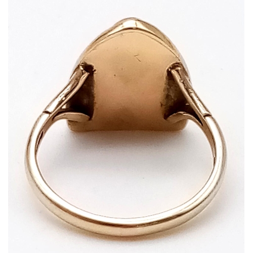 148 - 9K YELLOW GOLD COMEDY/TRAGEDY FACE SYMBOL RING. SIZE M. 2.9G