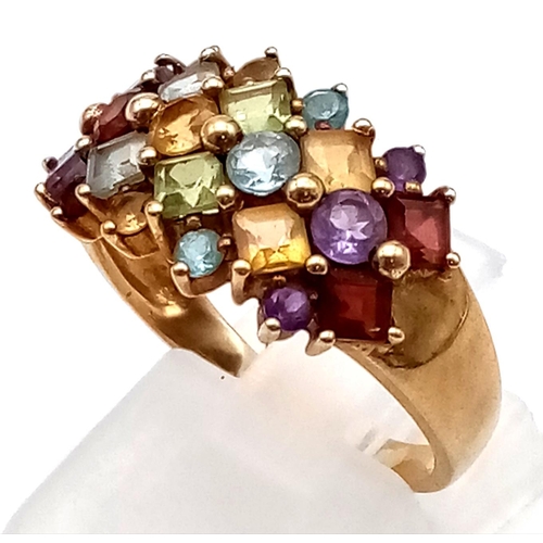 156 - 9K YELLOW GOLD SEMI PRECIOUS COLOURED STONE RING. 3.3G SIZE P