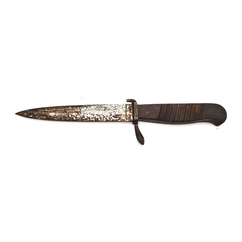 259 - WW1 Imperial German Close Combat Knife, also used during WW2. Maker name on the blade.