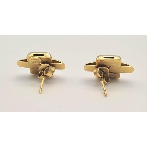 261 - 18K 2-COLOUR STUD EARRINGS.  2.8G TOTAL WEIGHT