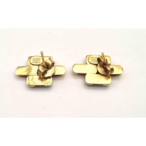 261 - 18K 2-COLOUR STUD EARRINGS.  2.8G TOTAL WEIGHT