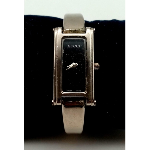 987 - GUCCI STEEL BRACELET WATCH 1500 NOT CURRENTLY WORKING. A/F