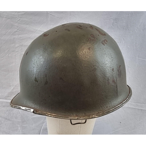 133 - WW2 US M1 Swivel Bale Helmet Front Seam Helmet with insignia of the 27th Infantry Division.