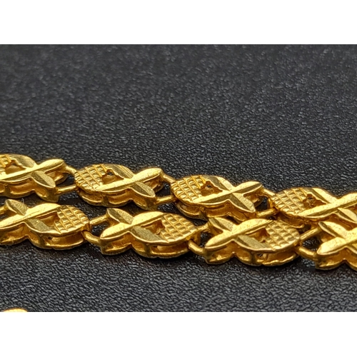 356 - A .900K Yellow Gold Fish-Link Chain. 44cm. 16.37g.
Ref - 9534. A/F.