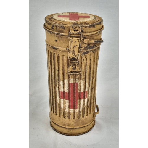 385 - WW2 German Medics Gas Mask Canister in Dunkel Gelb Yellow.