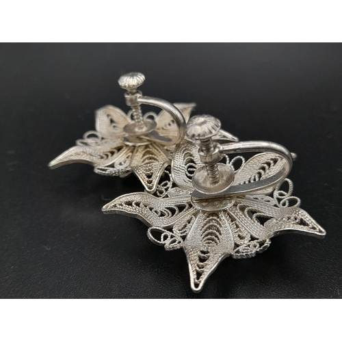 726 - Vintage or Antique Silver Filigree Screw Back Floral Earrings 3cm Diameter.