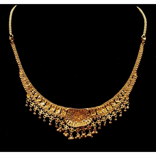 81 - An 21K Yellow Gold Asian Wedding Bridal Necklace. Beautiful filigree work. 34cm. 19.56g. Ref - 8452