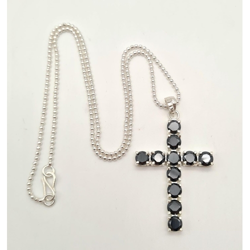 600 - Black Moissanite Cross pendant in 925 Silver with a silver ball chain. Pendant length: 4.1cm. Chain ... 