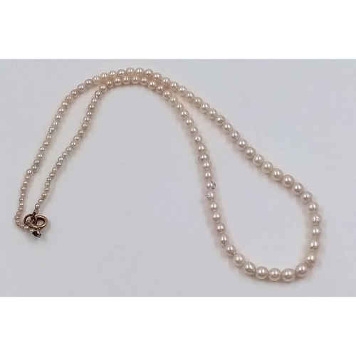 545 - Graduated pearl necklace with unmarked 9ct gold clasp, 36cm in length, total weight 6 grams. largest... 