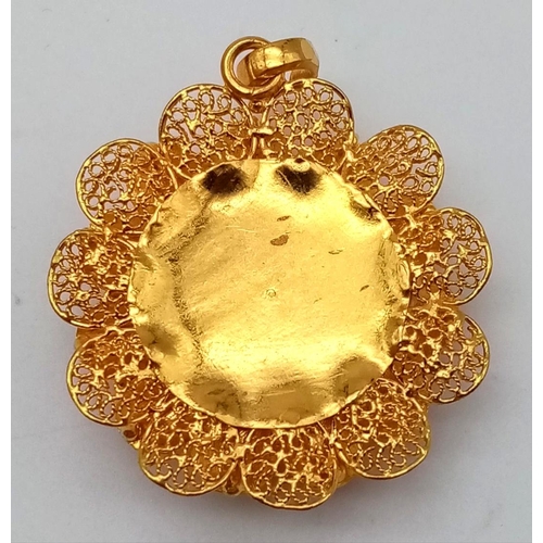 153 - WITHDRAWN - 
A Beautiful 22K Yellow Gold Flower Pendant - Excellent piercing and filigree decoration... 