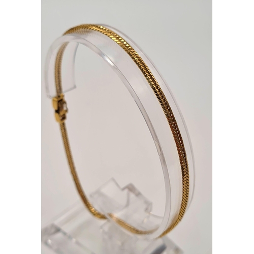 284 - An 18K Yellow Gold Foxtail -Link Chain and Bracelet.
23 and 40cm. 16.5g total weight. Ref - 3644.