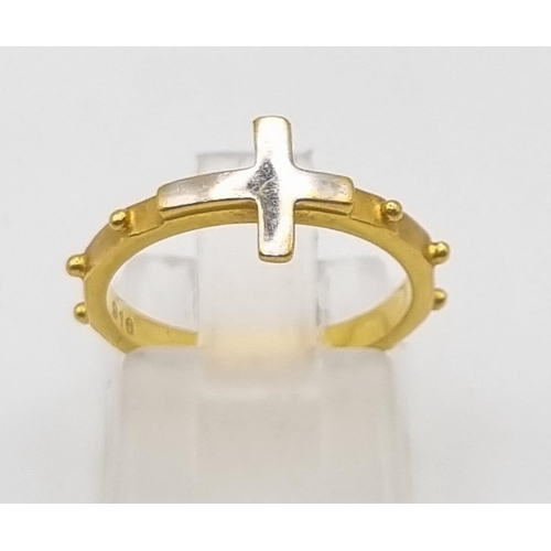 44 - A Mixed Gold Lot: 4 x 22K yellow gold bangle set - 32.55g, 2 x 22k yellow gold bangle set - 16.2g, p... 