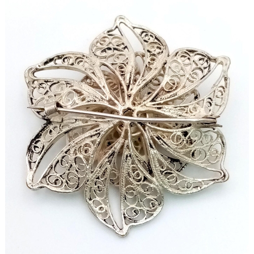 719 - Vintage or Antique Silver Filigree Flower Brooch 4.5cm Diameter