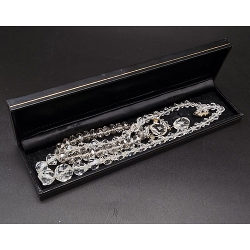 594 - Very Good Condition Ladies Vintage Crystal Necklace, Bracelet and Earrings. Set in Presentation Box