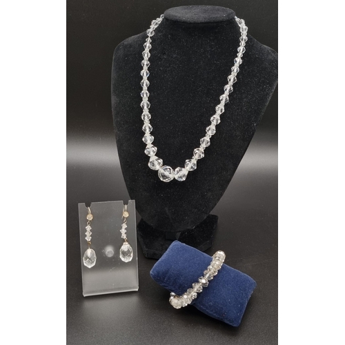 594 - Very Good Condition Ladies Vintage Crystal Necklace, Bracelet and Earrings. Set in Presentation Box