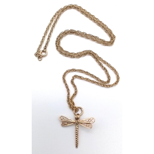 534 - 9ct gold chain with dragonfly pendant.
Chain - 51cm. Pendant - 2 x 2.1cm. 4.28 grams total weight.