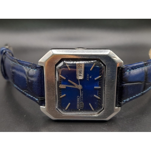 10 - A Splendid Vintage Seiko 5 DX Gents Automatic Watch. Blue leather strap with hexagonal steel case - ... 