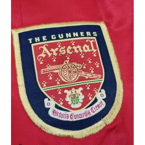 40 - A 1998/99 Arsenal FC Match Quality Signed Shirt. JVC era. Signatures include: Dixon, Parlour, Keown,... 